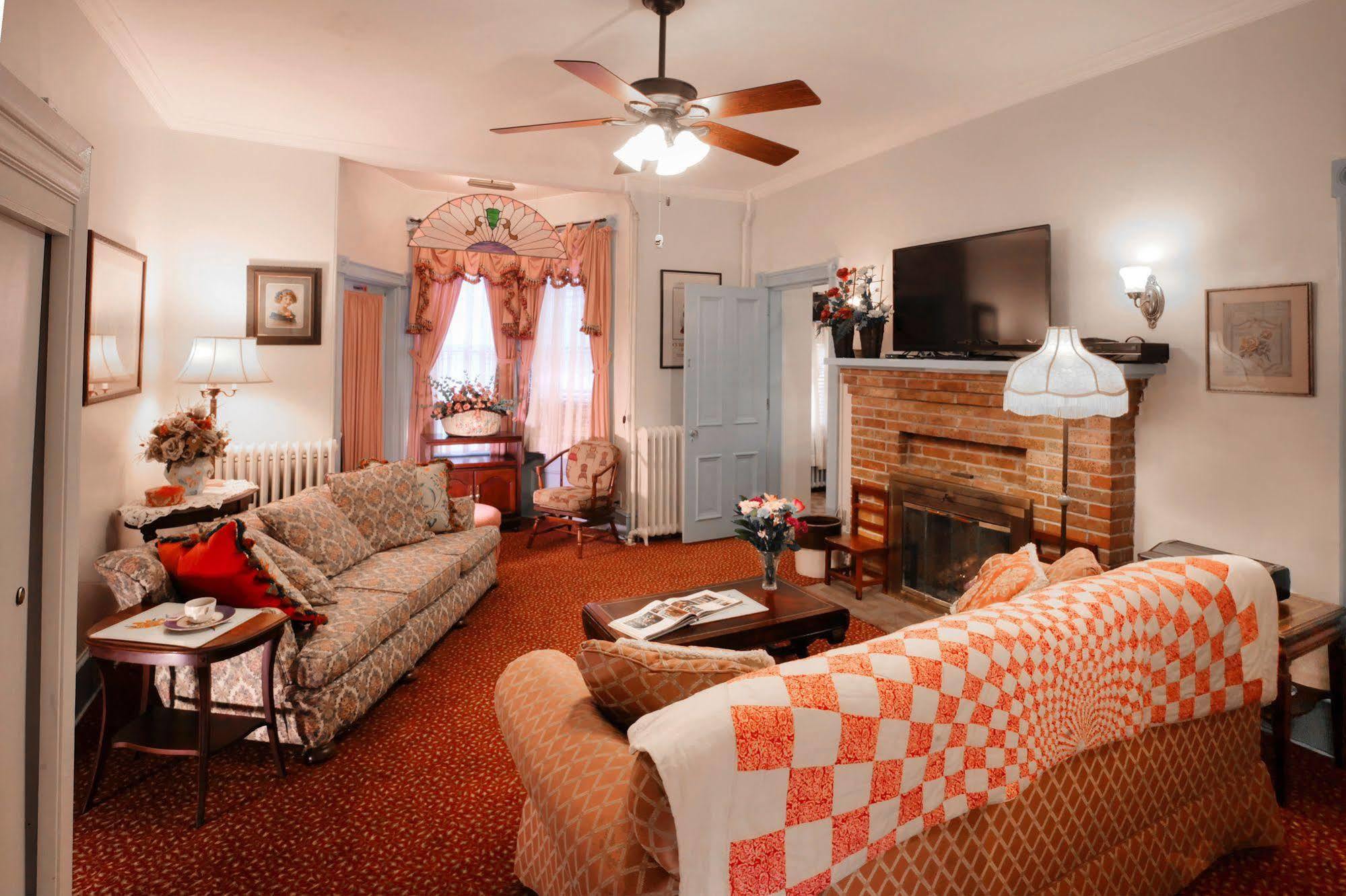 Antoinette'S Apartments & Suites Cape May Εξωτερικό φωτογραφία