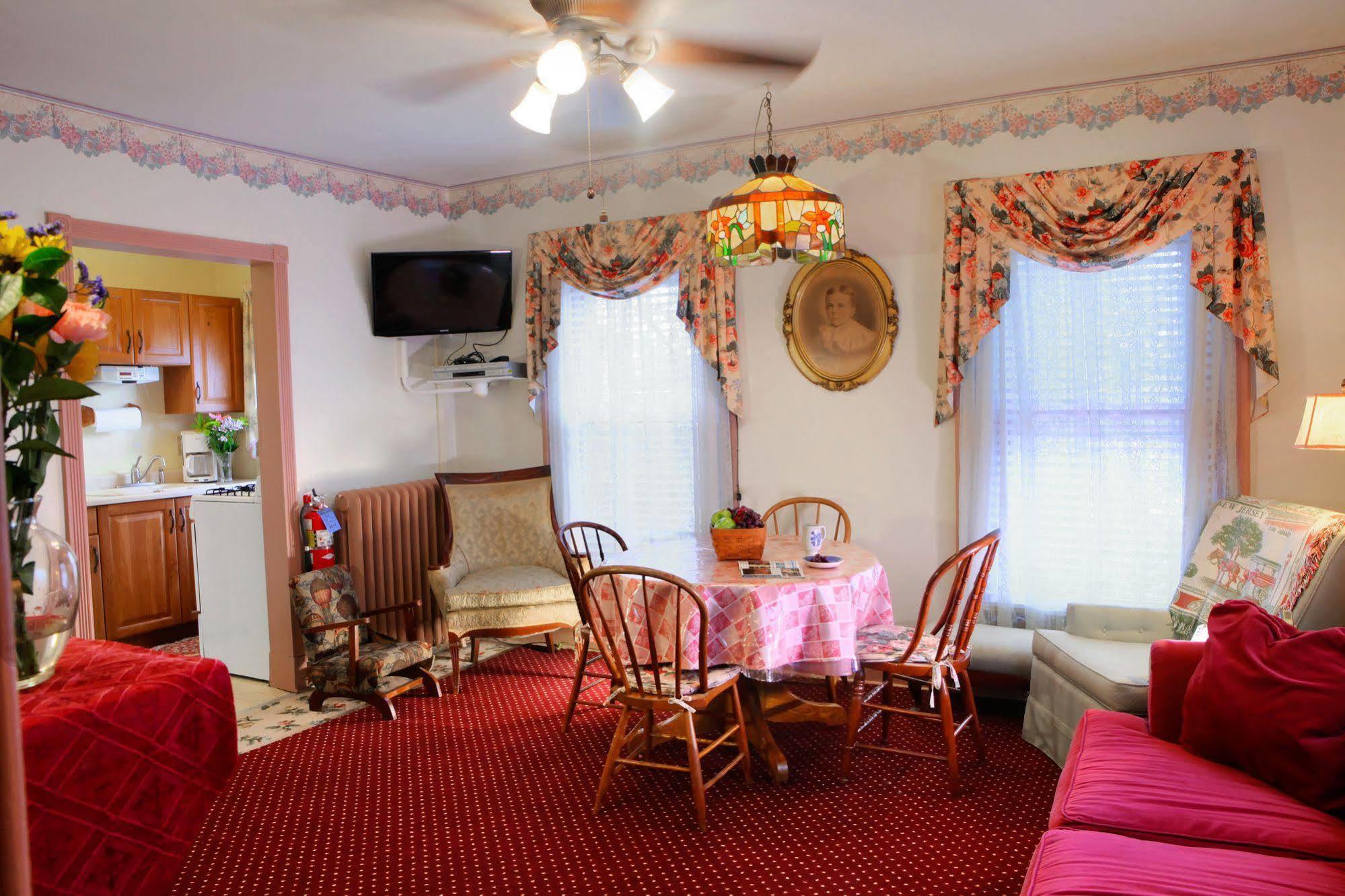 Antoinette'S Apartments & Suites Cape May Εξωτερικό φωτογραφία