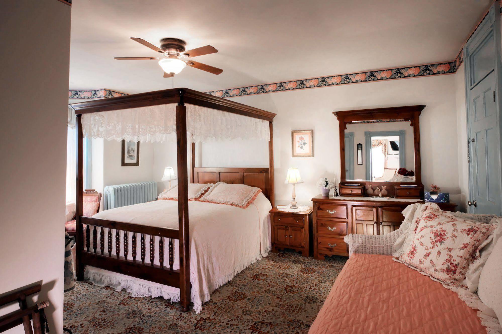 Antoinette'S Apartments & Suites Cape May Εξωτερικό φωτογραφία